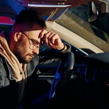 Police traffic stop Pasco County — call Holiday Bail Bonds 727-777-5500